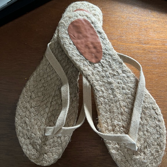Jute slippers/flip flops in Beige Natural. Size 9 - Picture 3 of 4
